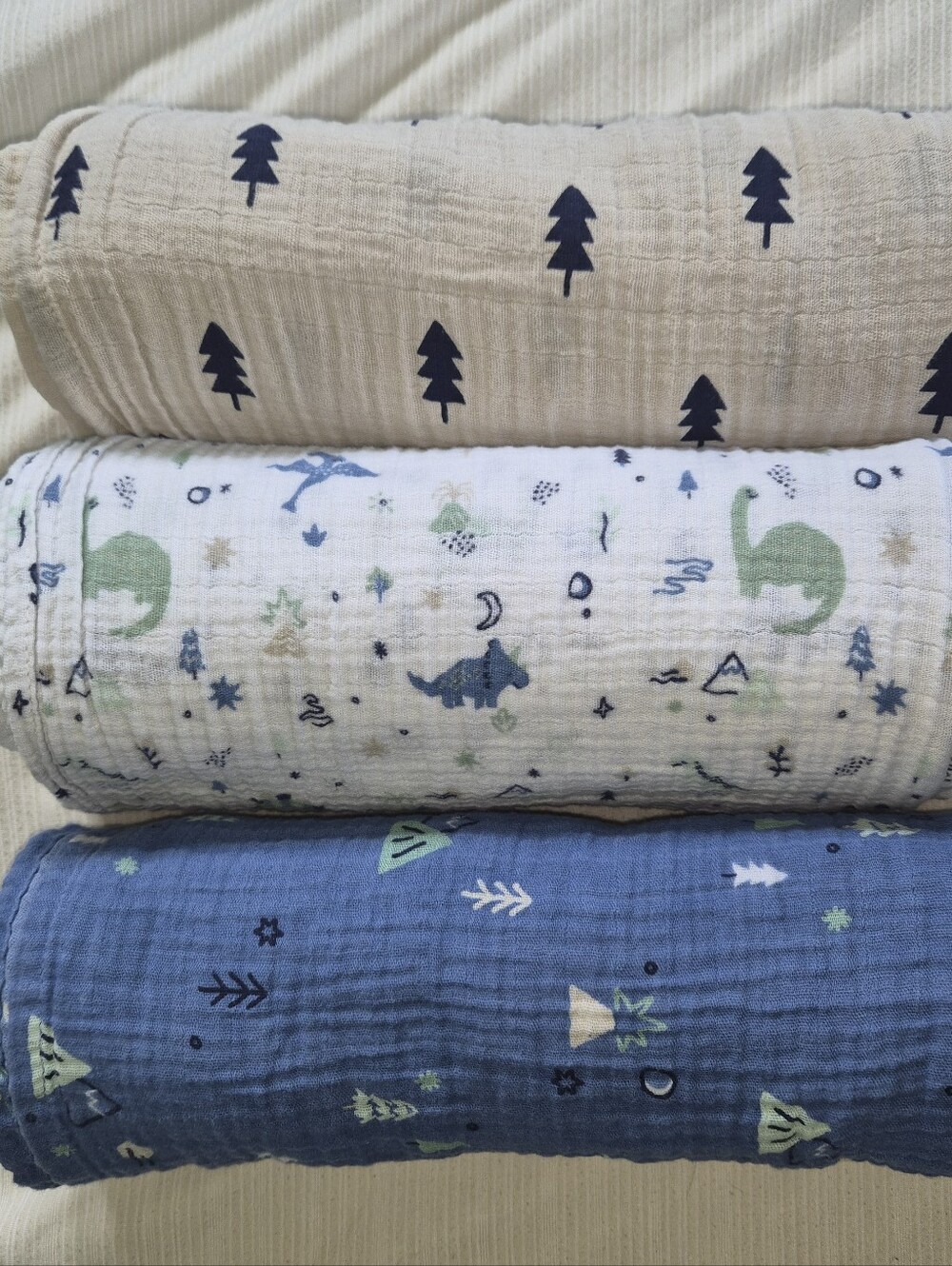 Set of 3 Lightweight Muslin Baby Blankets – Soft & Breathable